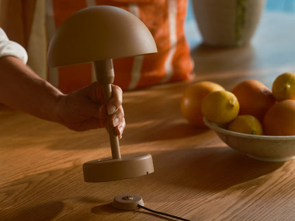 Lámpara de mesa recargable Ellen To Go LED marrón Nordlux