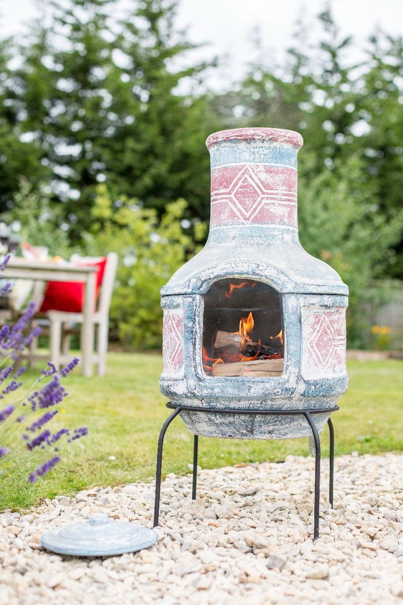 La Hacienda Geometric Chimenea mexicana