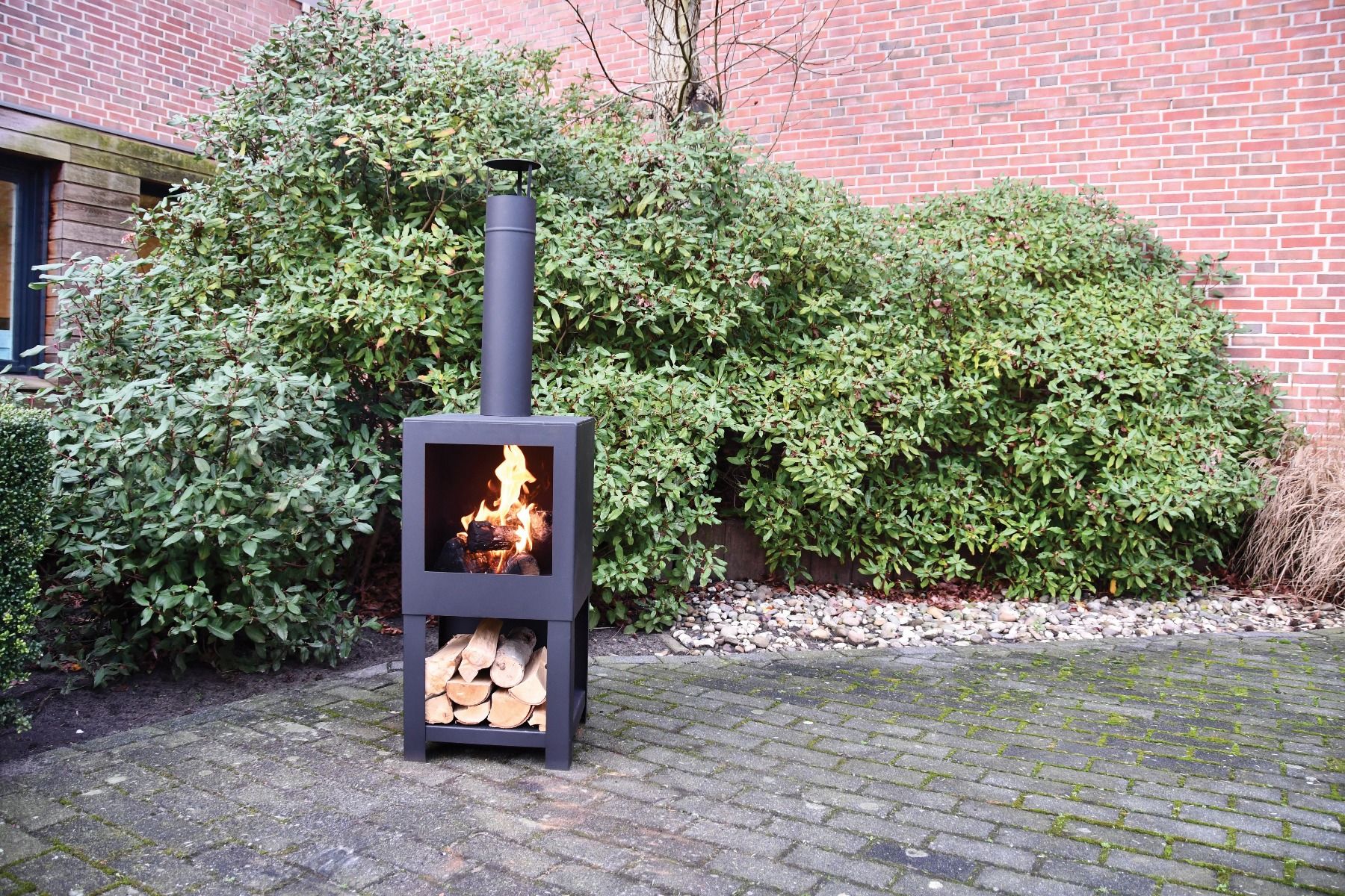 Esschert Chimenea exterior con Leñero Negro