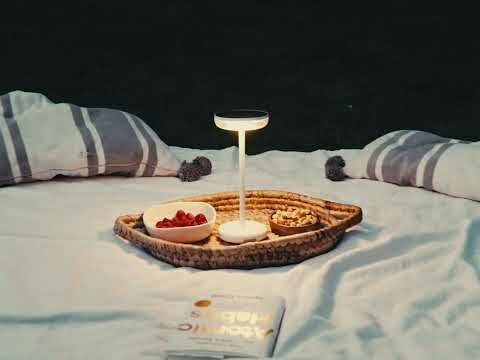 Lámpara solar de mesa Bobbie blanco ZOLUNA