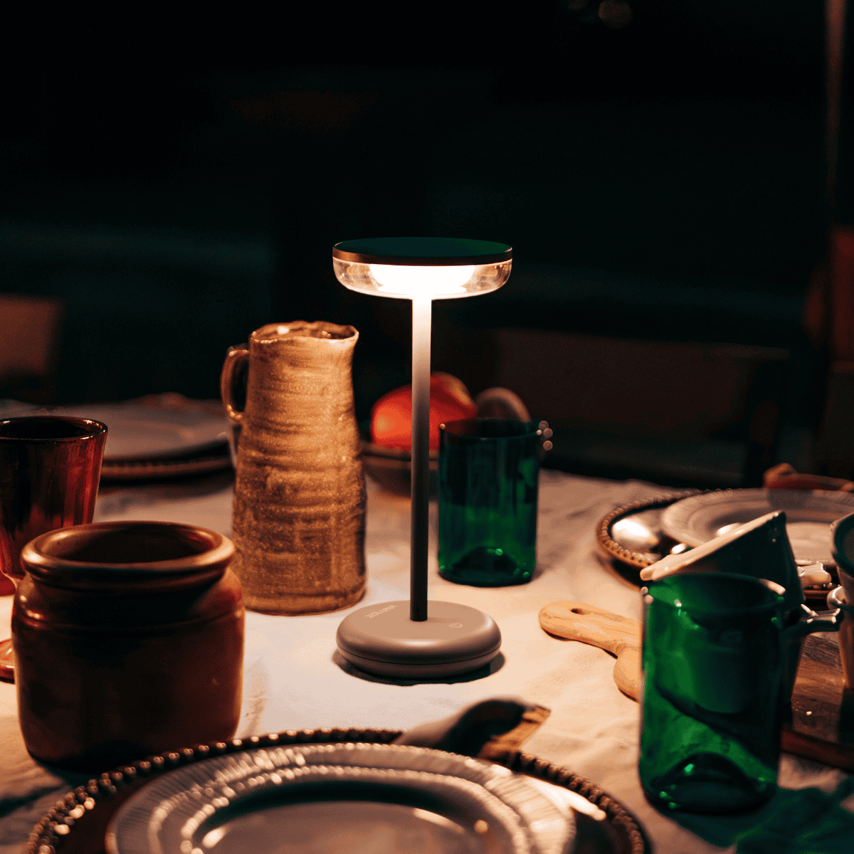 Lámpara de mesa solar Bobbie capuchino ZOLUNA