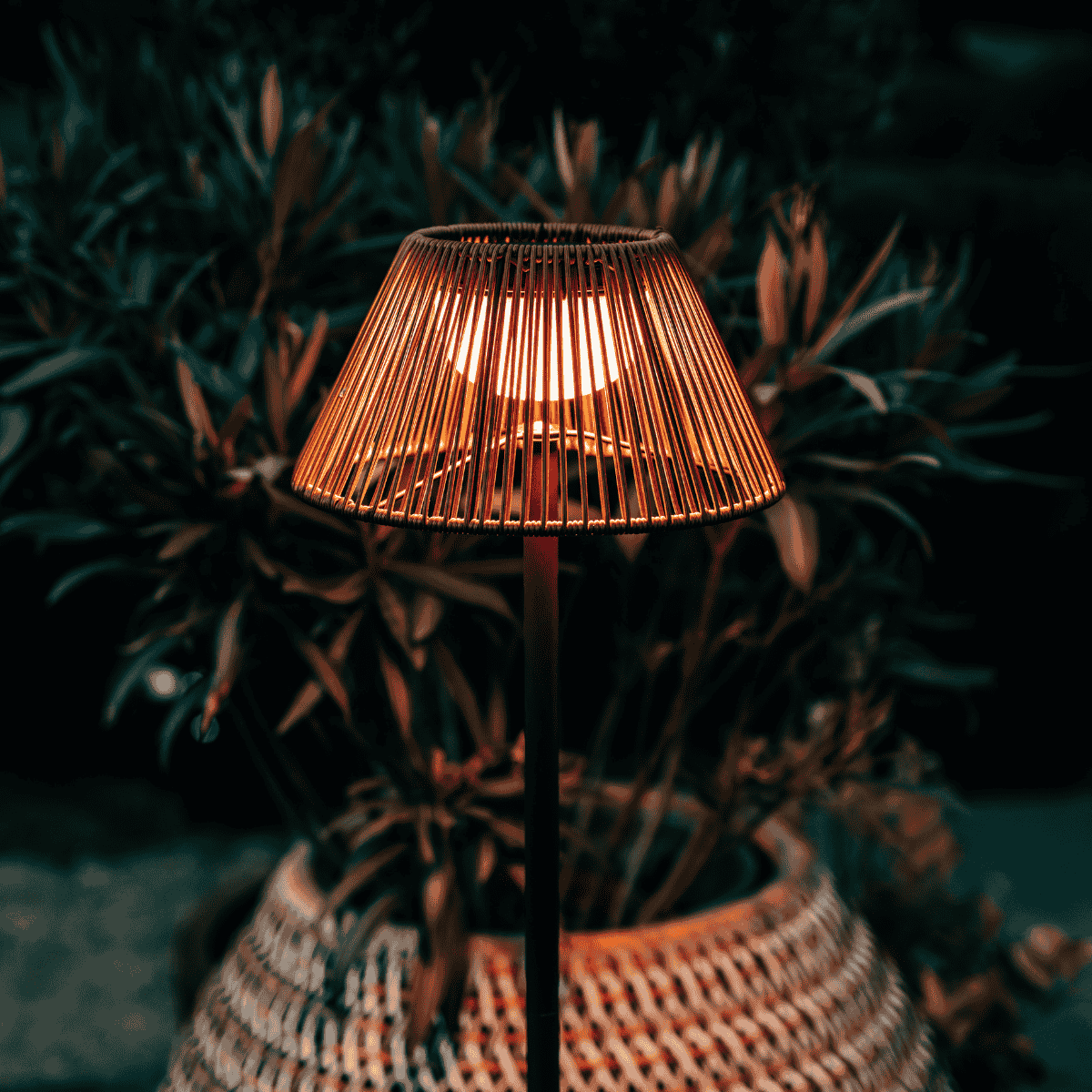 Lámpara de pie solar Sofie ZOLUNA