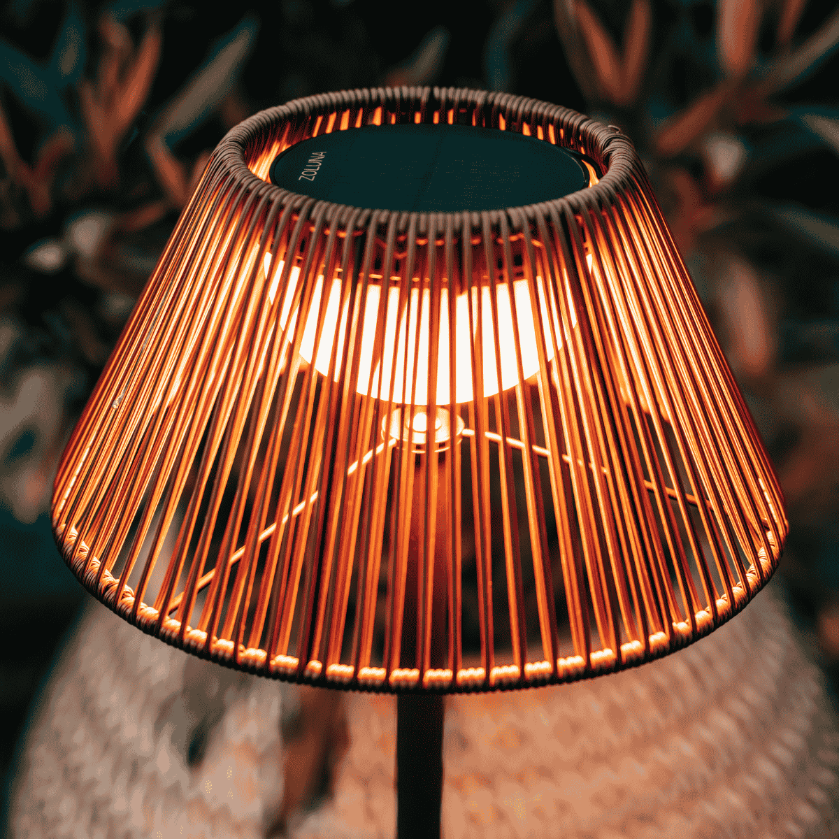 Lámpara de pie solar Sofie ZOLUNA